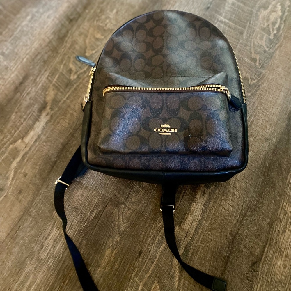 Court Backpack In Signature Canvas - Picture 5 of 10